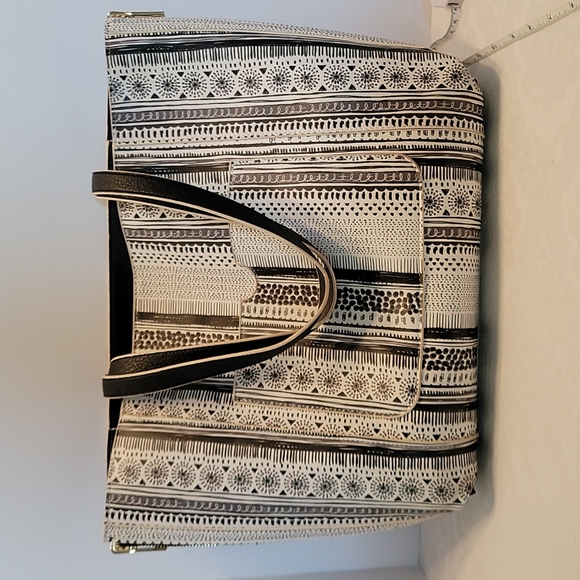 Laundry brand reversible tote black and white - Picture 5 of 5